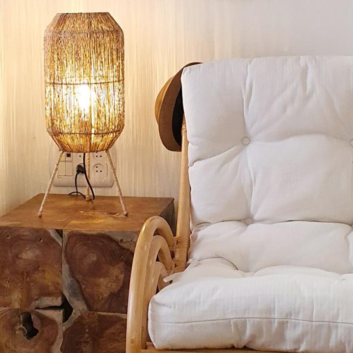 מנורת שולחן דגם סמרינדה