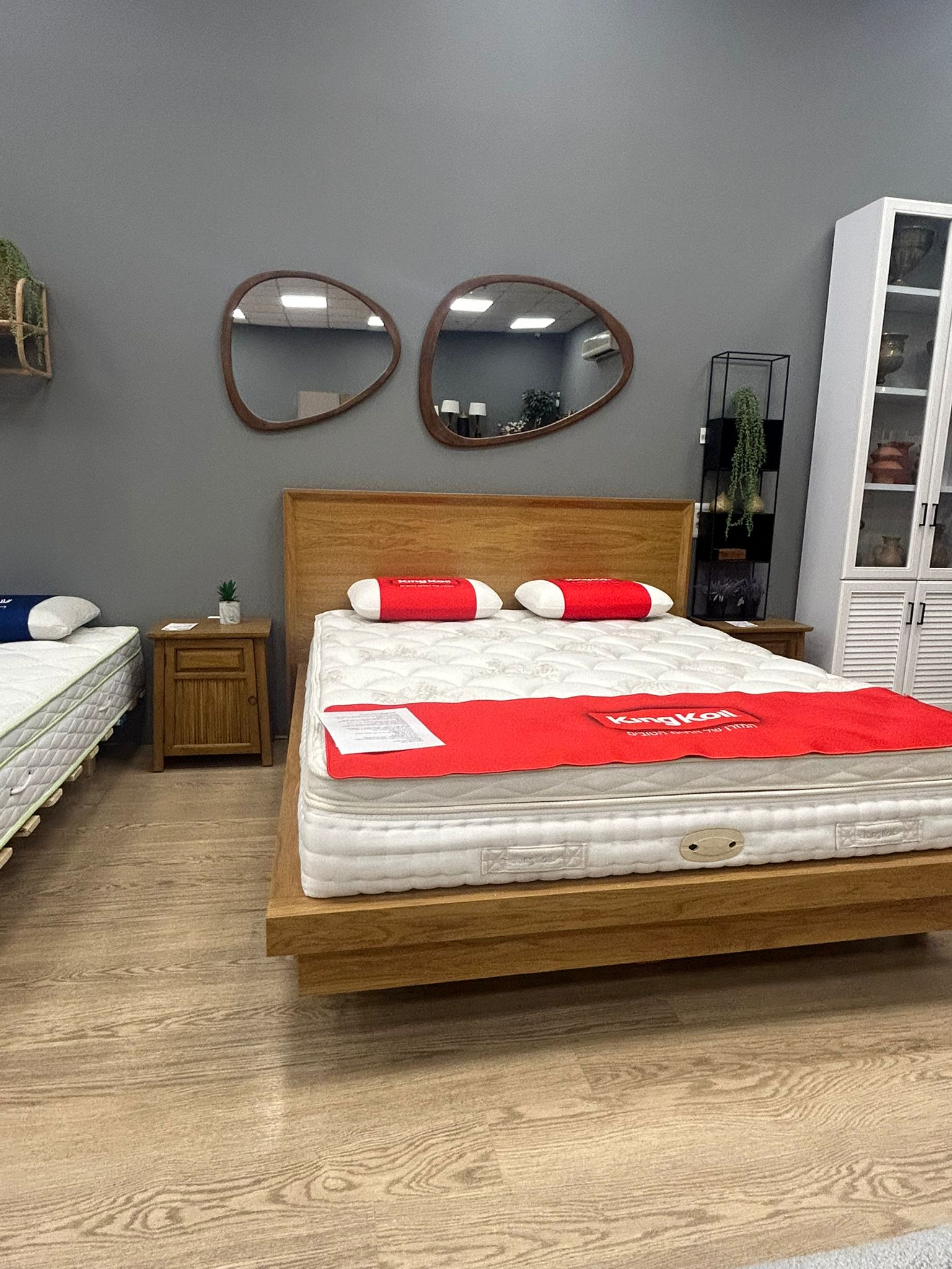 מיטת עץ דגם אלקסיס - מהתצוגה – תמונה 3