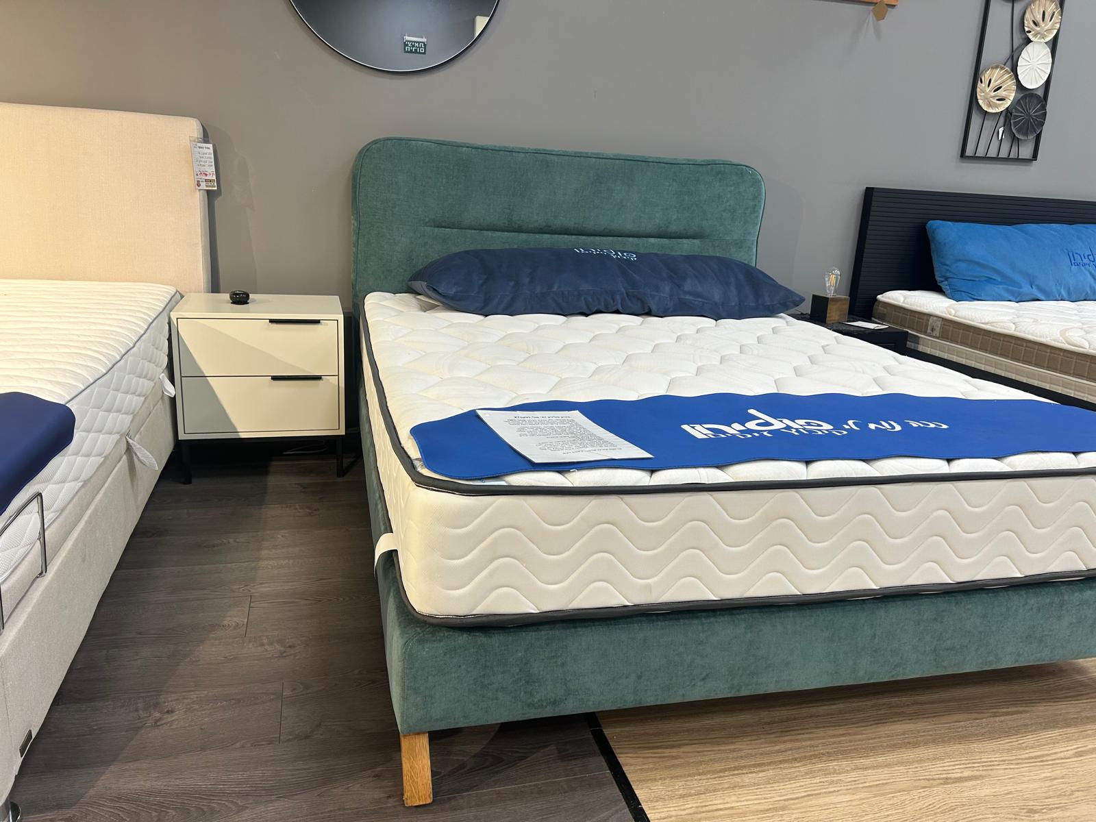 מיטה מרופדת דגם 336 - מהתצוגה – תמונה 6