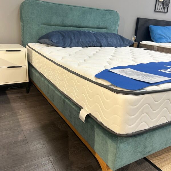 מיטה מרופדת דגם 336 - מהתצוגה