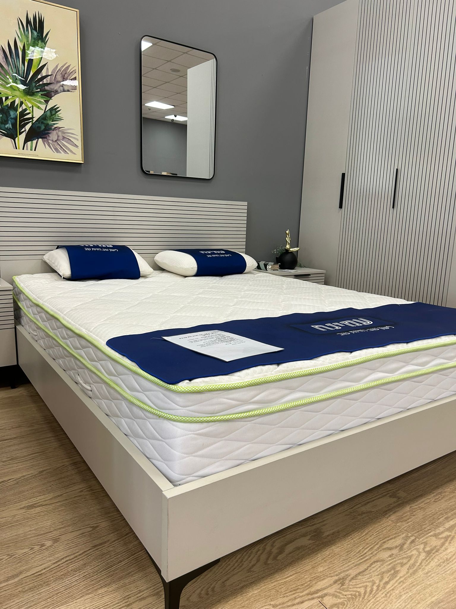 מיטה מרופדת דגם 396 - מהתצוגה – תמונה 3