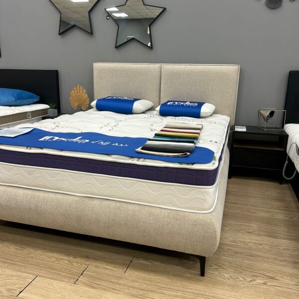 מיטה מרופדת דגם 251