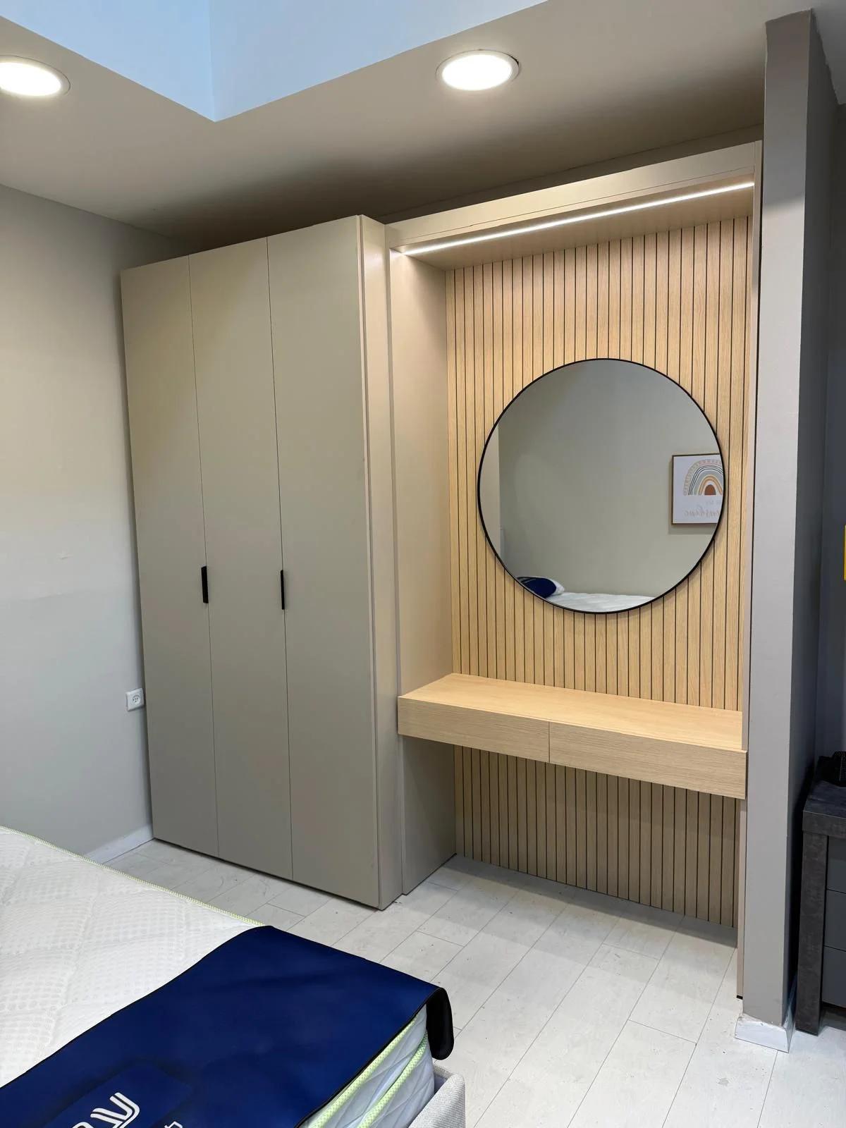 יחידת ארון ופינת טיפוח משולבת